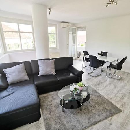 Bright, Spacious Apartment 3 Bedroom, Garage Budapest Esterno foto