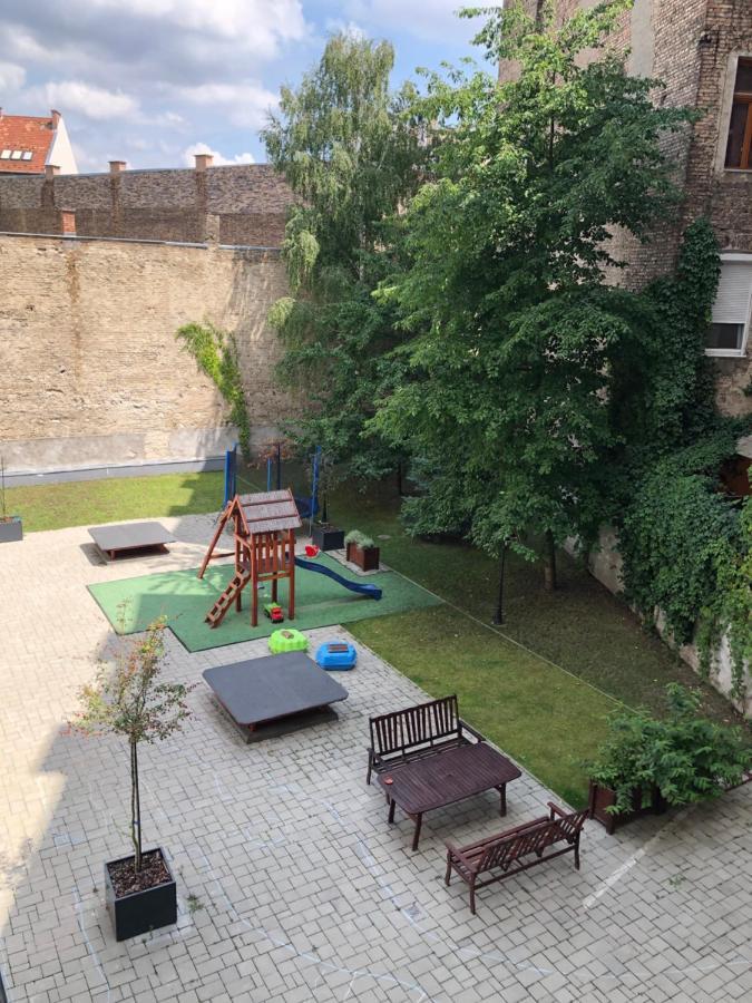 Bright, Spacious Apartment 3 Bedroom, Garage Budapest Esterno foto