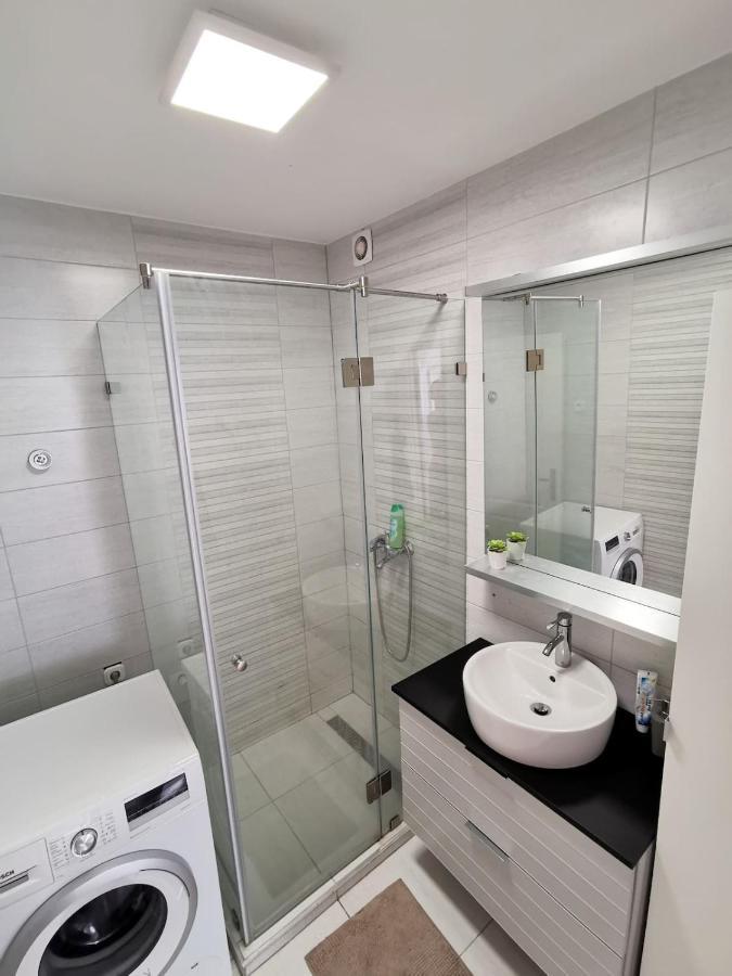 Bright, Spacious Apartment 3 Bedroom, Garage Budapest Esterno foto