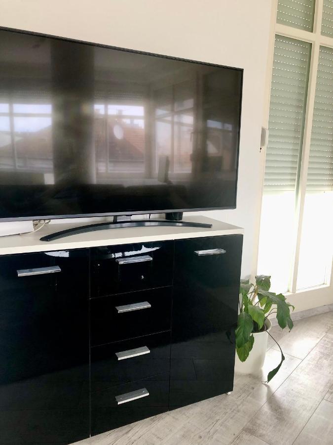 Bright, Spacious Apartment 3 Bedroom, Garage Budapest Esterno foto